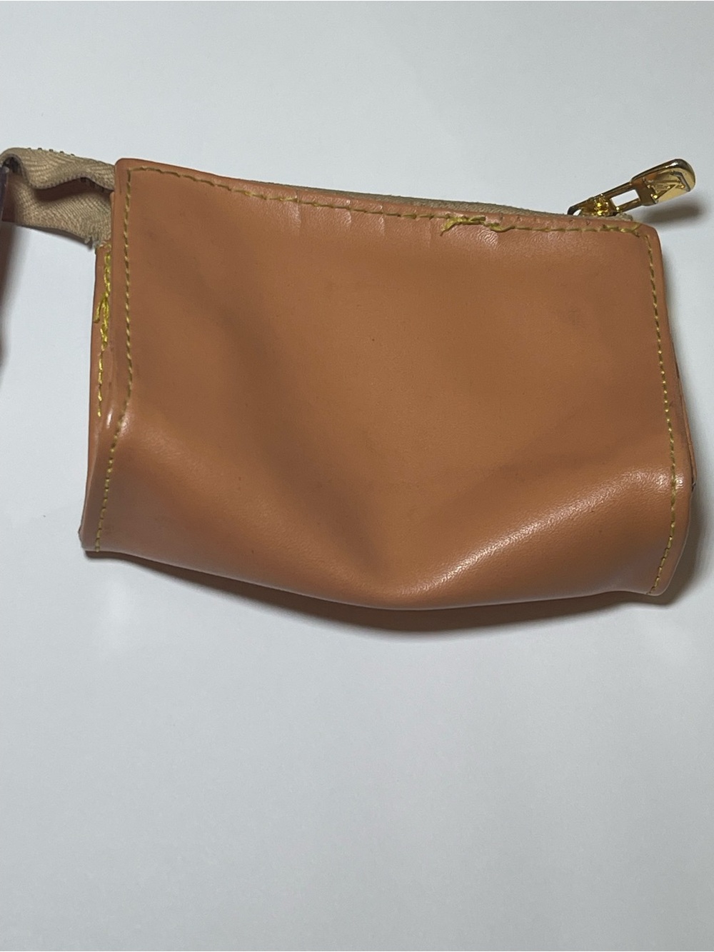 Louis Vuitton Peach Leather Zip Coin Pouch has damage - Picture 7 of 13